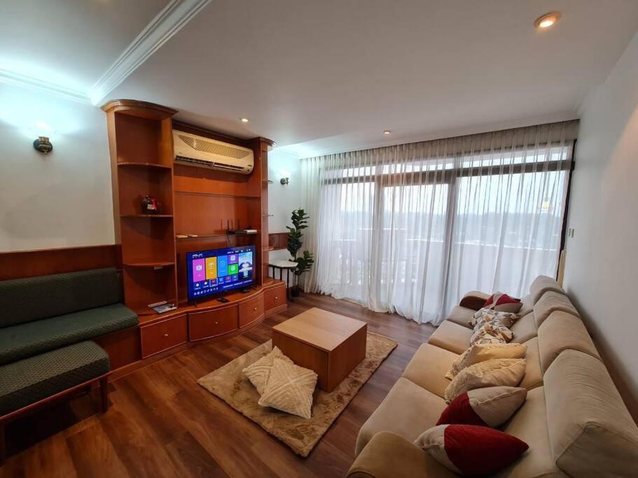 Lovely Waterfront Riverbank Suite With Pool A2 Kuching Esterno foto